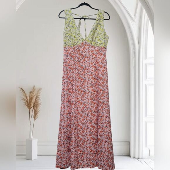 V-Neck Sleeveless Floral Print Maxi Dress, Medium - Picture 6 of 11
